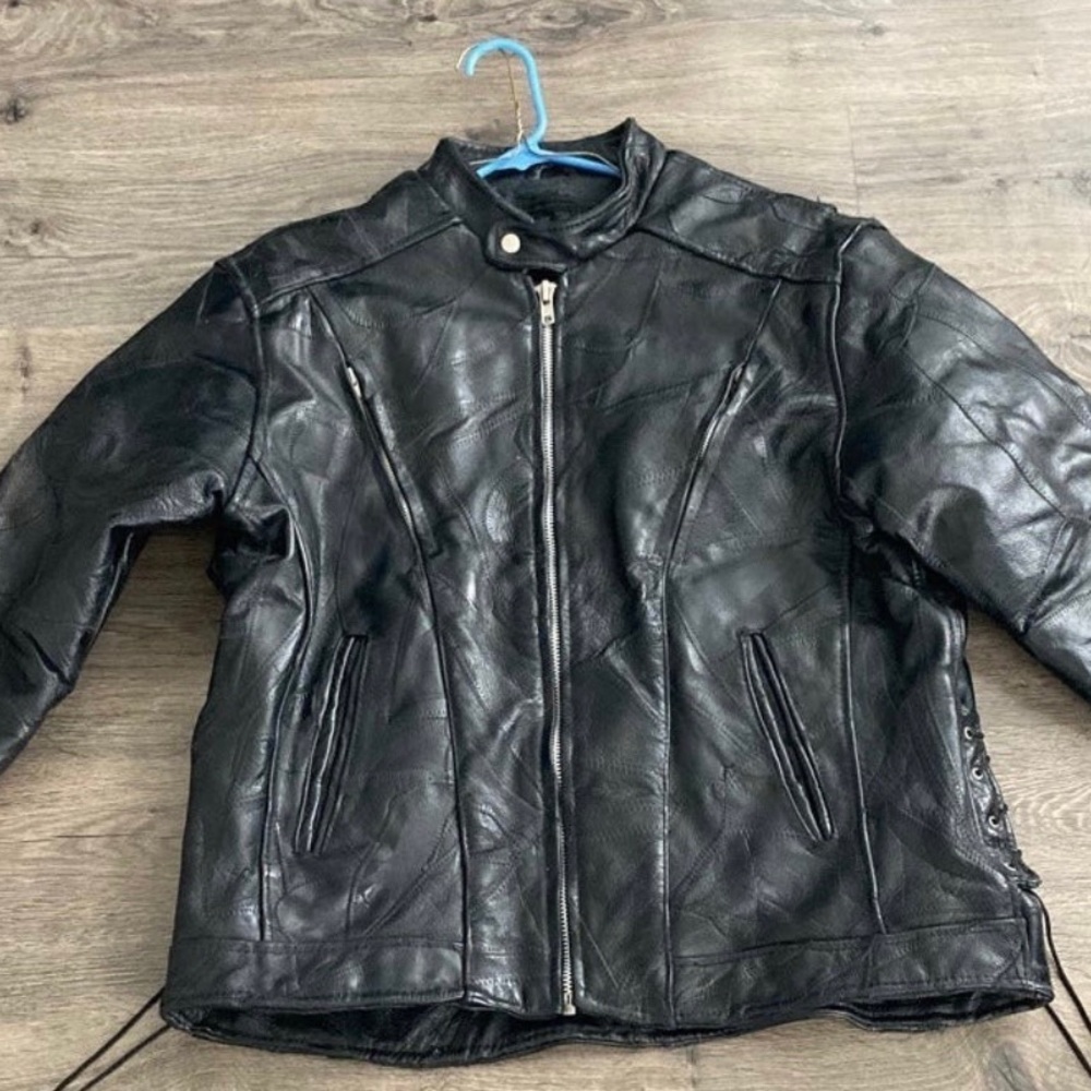 Diamond Plate Buffalo Leather Jacket
XL